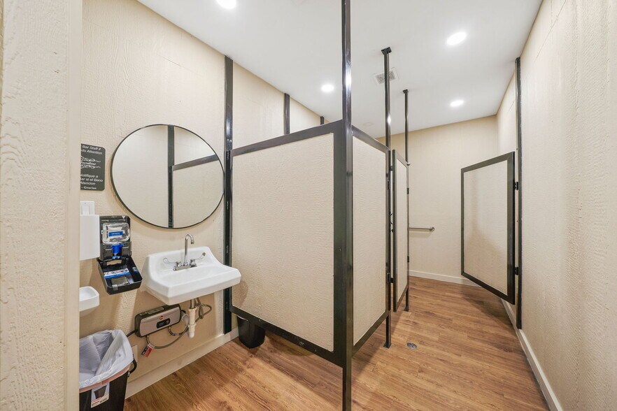 More Photos Of 19588 K St, Somerset Restaurant For Sale