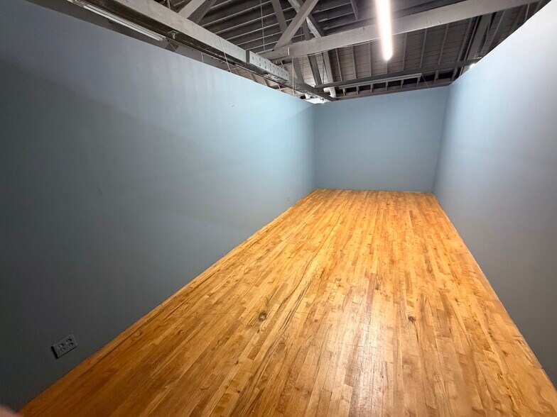 More Photos Of 955 Venice Blvd, Los Angeles Service For Lease