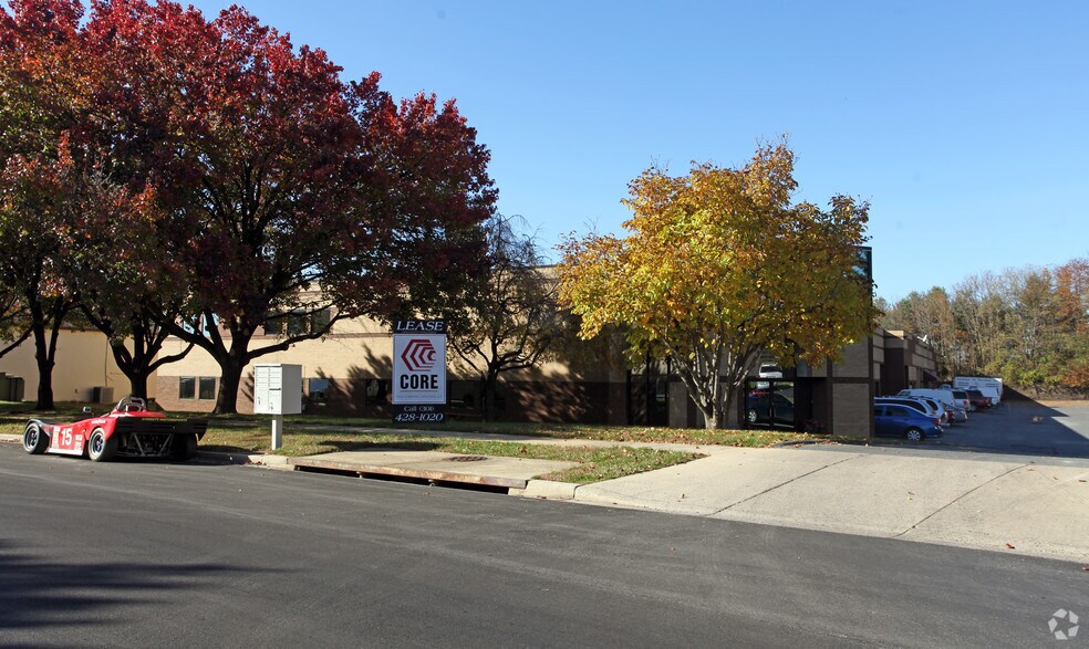 More Photos Of 8001-8019 Cessna Ave, Gaithersburg Warehouse For Lease