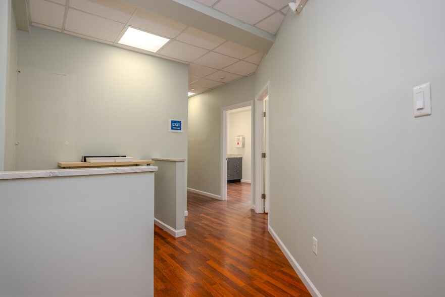 More Photos Of 516 NY-303, Orangeburg Medical For Lease