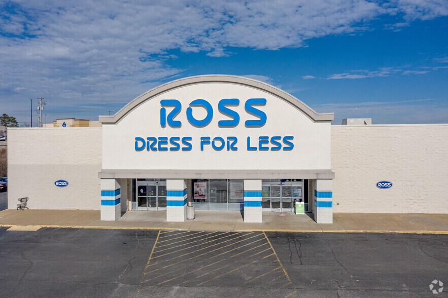 More Photos Of 308-356 Cox Creek Pky, Florence Storefront For Lease