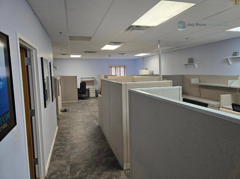 More Photos Of 72 Sharp St, Hingham Medical For Sale