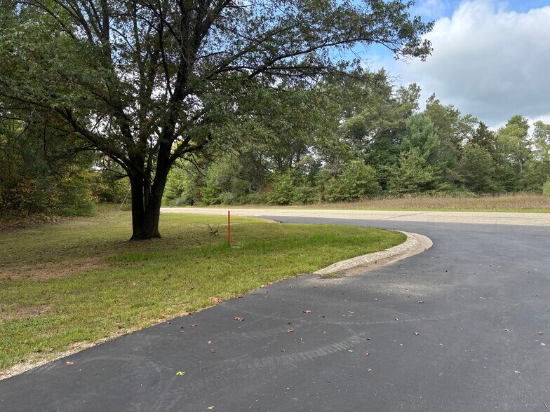 More Photos Of 2655 W Ludington Dr, Farwell Office For Sale