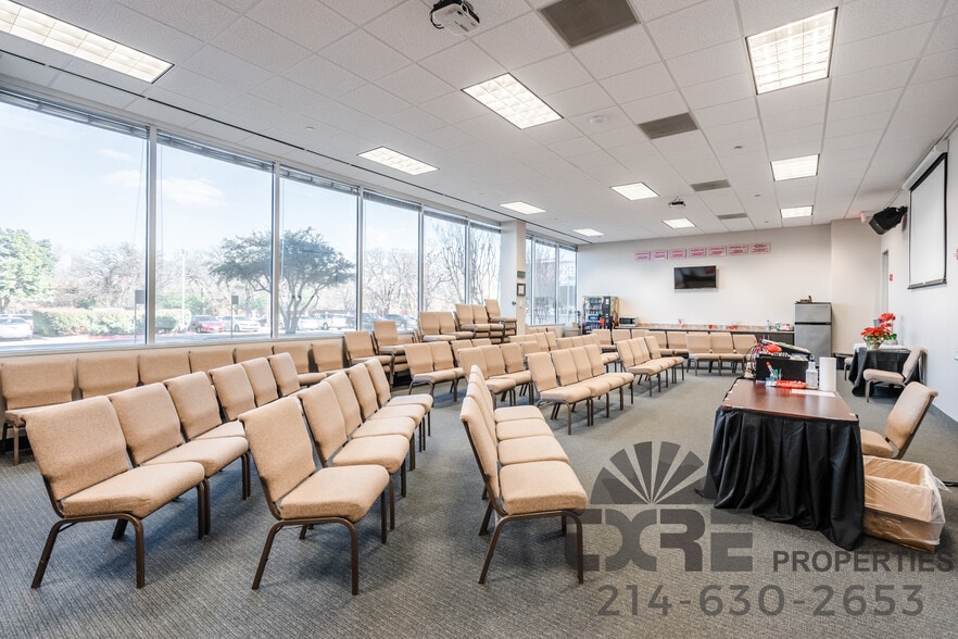 More Photos Of 1301 S Bowen Rd, Arlington Office For Lease