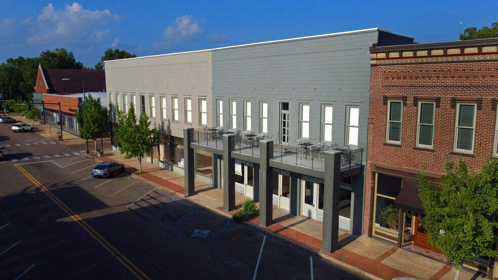 Primary Photo Of 224 5th St S, Columbus Storefront Retail Residential For Lease