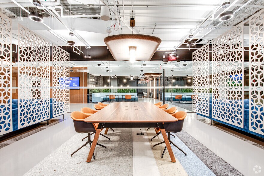 More Photos Of 45 S 7th St, Minneapolis Office For Lease