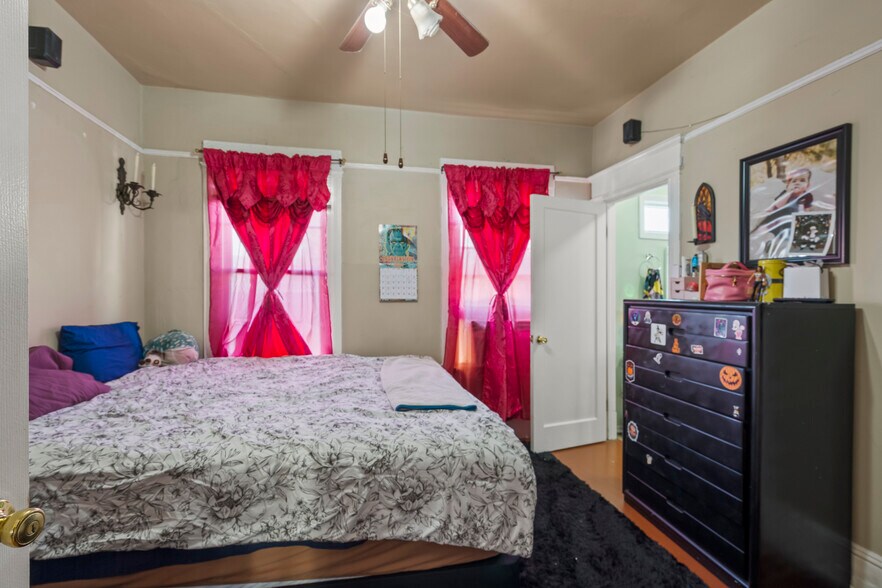 More Photos Of 899 W San Carlos St, San Jose General Retail For Sale