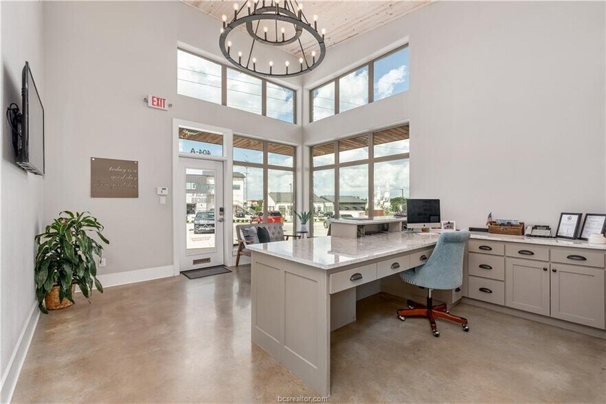 More Photos Of 1645 Greens Prairie Rd W, College Station Office For Sale