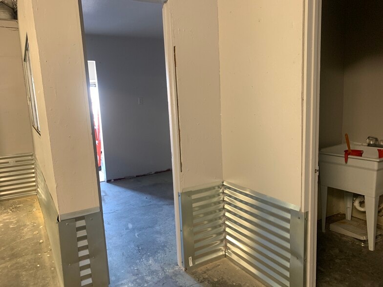 More Photos Of 2715 Highway 95, Bullhead City Self Storage For Lease