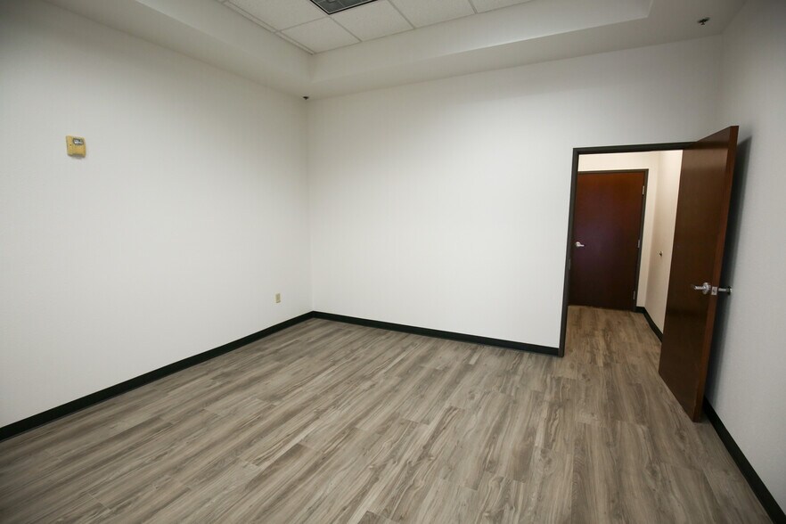 More Photos Of 9250 Pasadena, Frisco Medical For Lease