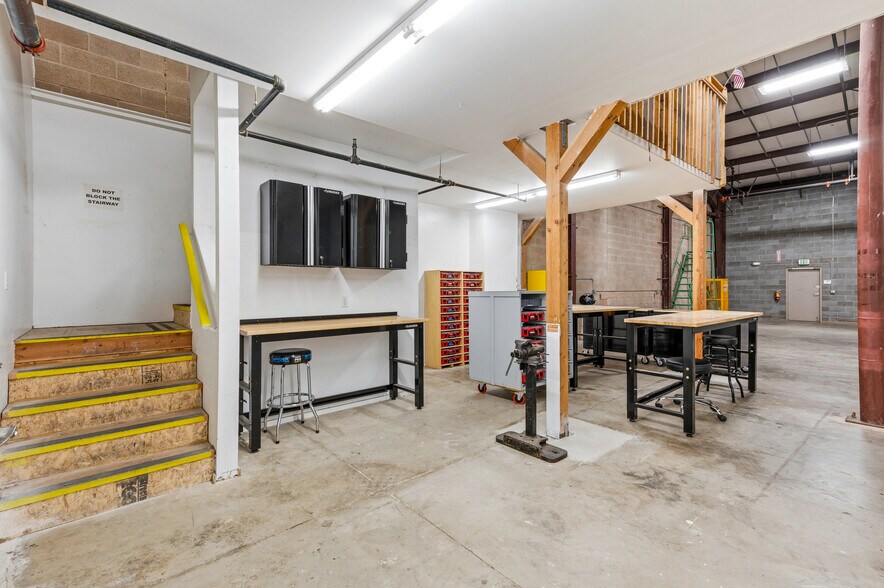 More Photos Of 17278-17310 Cattle Dr, Penn Valley Warehouse For Lease