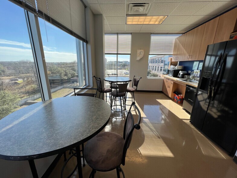 More Photos Of 12319 N Mopac Expy, Austin Medical For Sale