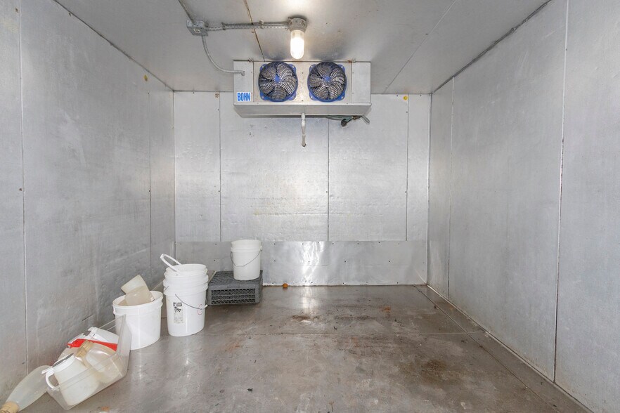 More Photos Of 1704-1710 W Main St, Central Restaurant For Lease