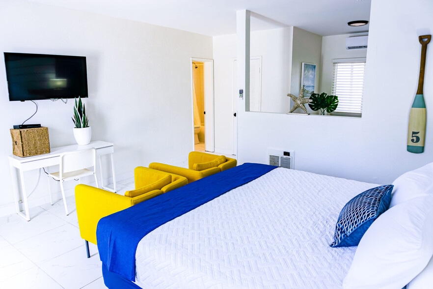 More Photos Of 4553 Bougainvillea Dr, Lauderdale By The Sea Hotel For Sale