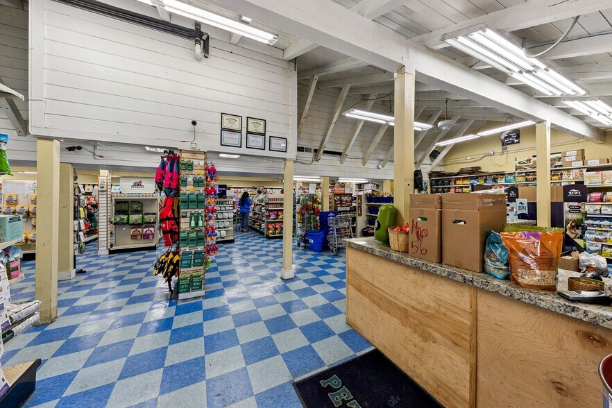 More Photos Of 2205 Lake Tahoe Blvd, South Lake Tahoe Storefront Retail Office For Sale