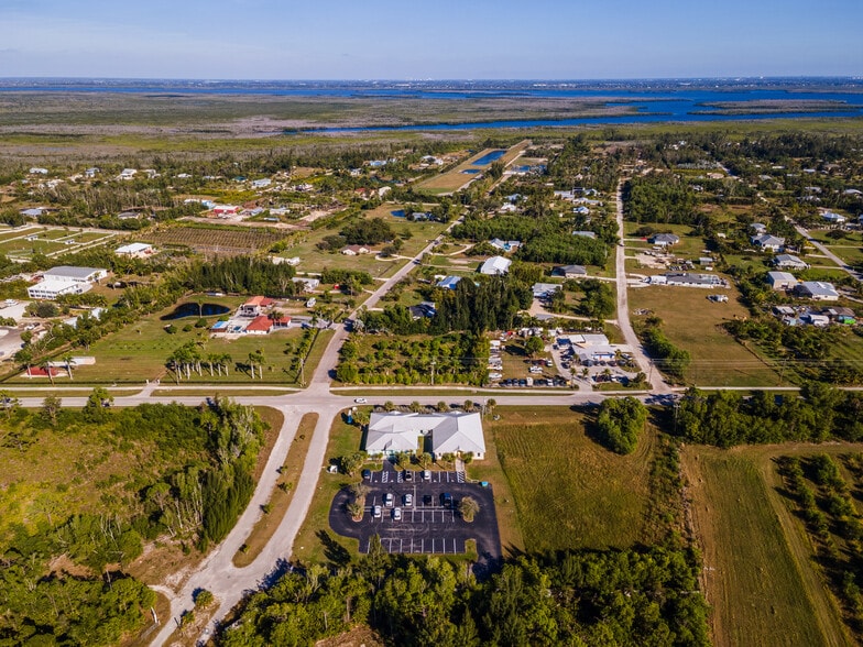 More Photos Of 8359 Stringfellow Rd, Saint James City Medical For Lease