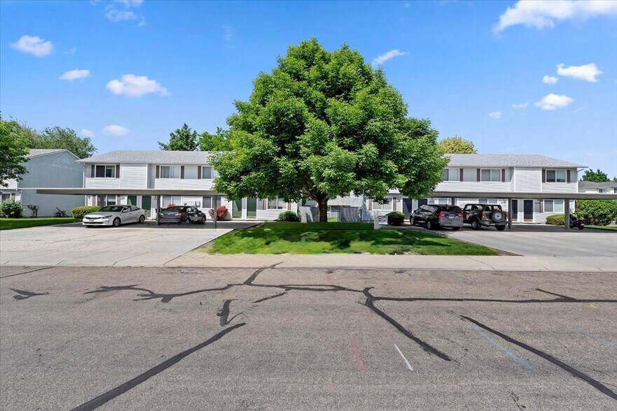 Primary Photo Of 2073 N Woodford Ave, Meridian Multifamily For Sale