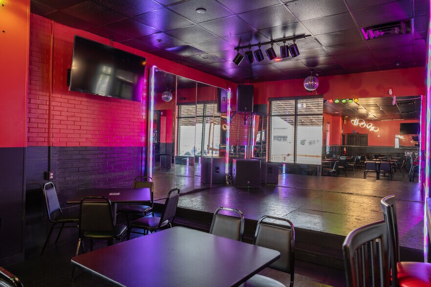 More Photos Of 3571/3585 McGehee Rd, Montgomery Restaurant For Sale