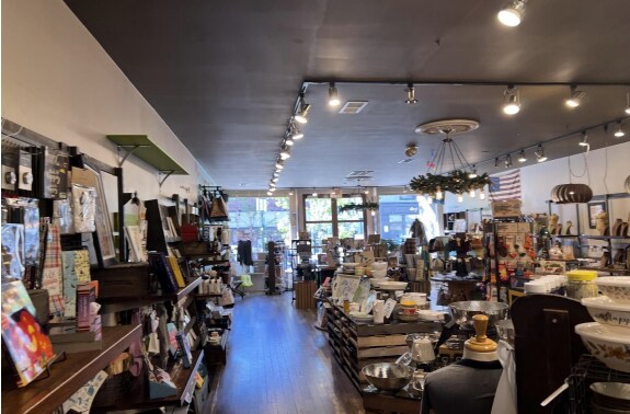 More Photos Of 138 W Maple Rd, Birmingham Storefront For Lease