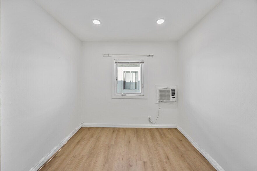 More Photos Of 1826-1828 12th St, Manhattan Beach Apartments For Sale