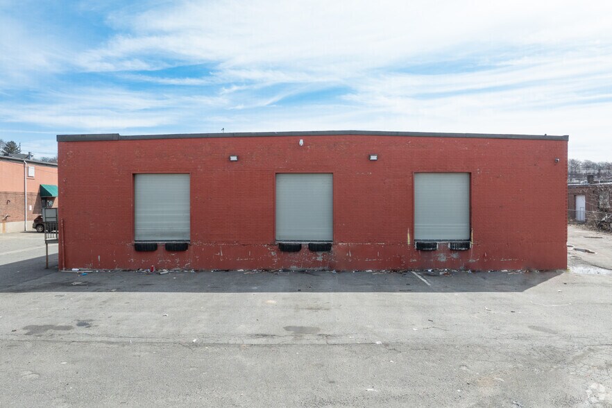 More Photos Of 730 Grand Ave, Ridgefield Light Distribution For Lease