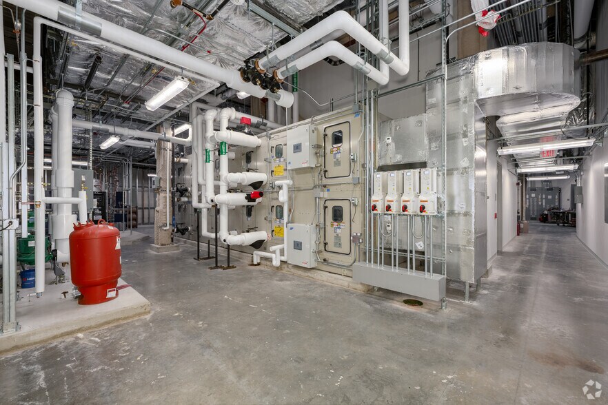 More Photos Of 150 Richmond St, Providence Medical For Lease