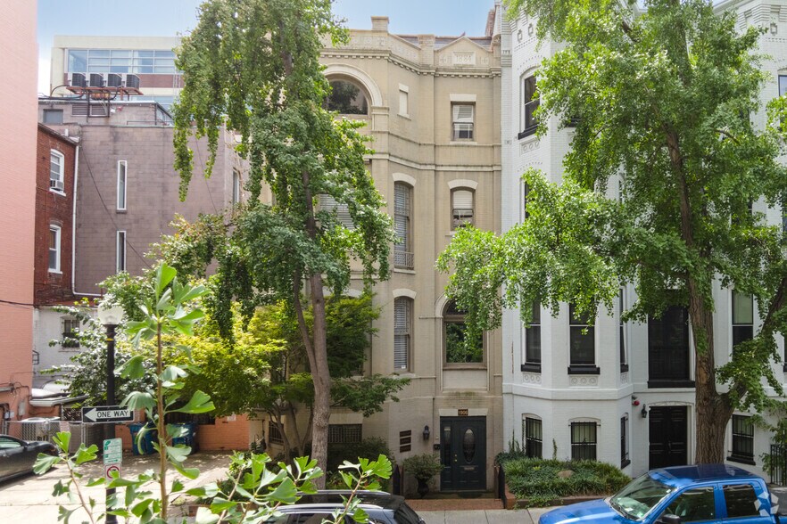 More Photos Of 1906 Sunderland Pl NW, Washington Office Residential For Sale