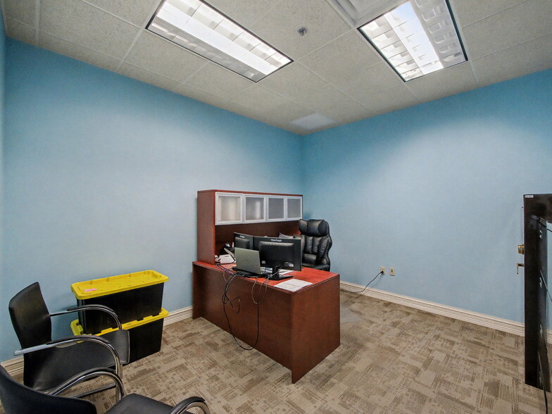 More Photos Of 6861 Garden Rd, Riviera Beach Warehouse For Sale