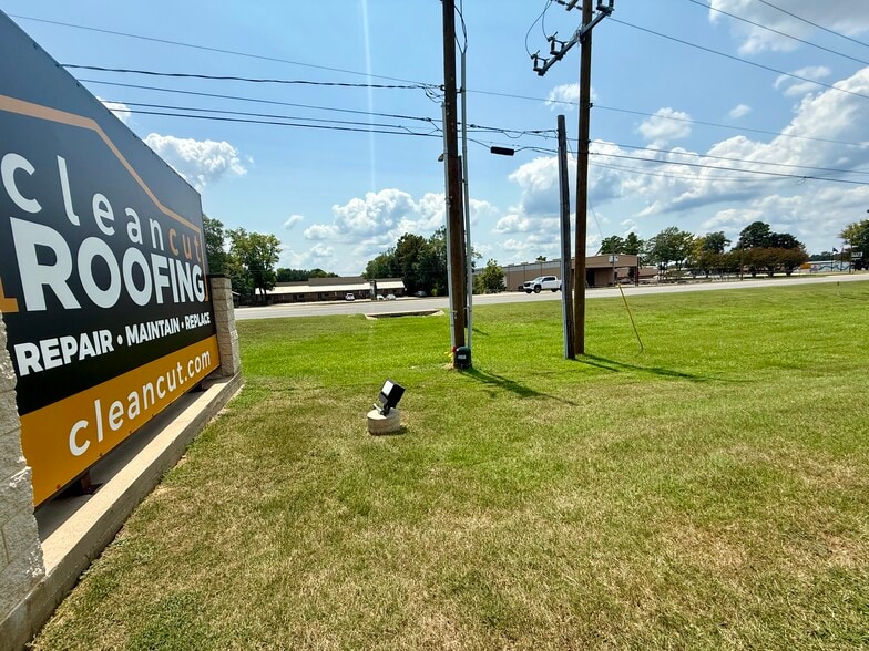 More Photos Of 1907 E US Highway 80, White Oak Office For Sale