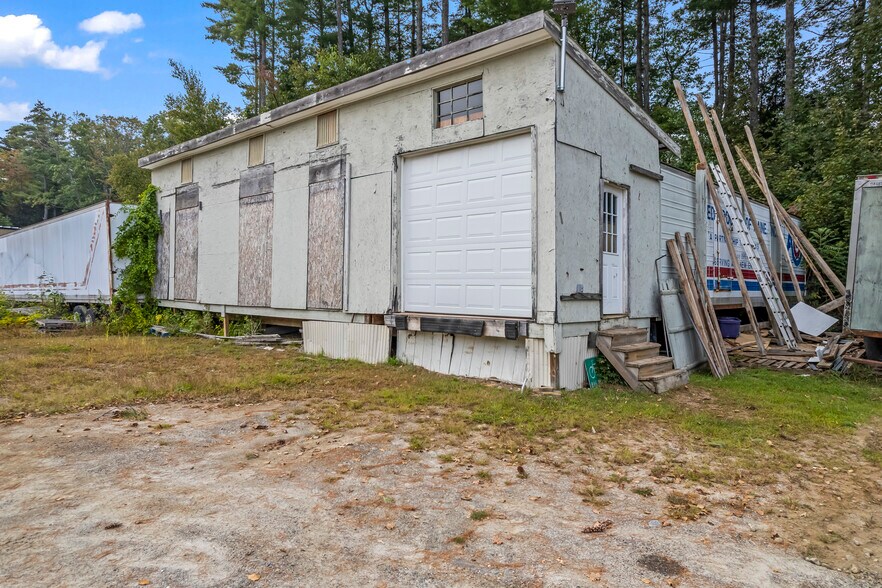 More Photos Of 680 Maine Ave, Farmingdale Storefront Retail Office For Lease