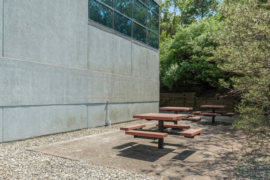 More Photos Of 3121 US Highway 22, Branchburg Coworking Space