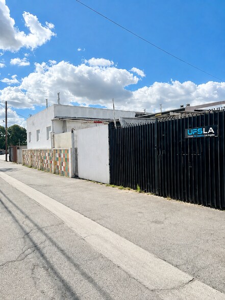 More Photos Of 5114 Vineland Ave, North Hollywood Storefront Retail Residential For Sale