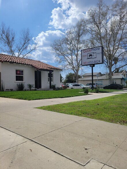More Photos Of 801 E Florida Ave, Hemet Office For Lease