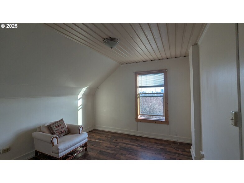 More Photos Of 935 Jackson St, Port Orford Apartments For Sale