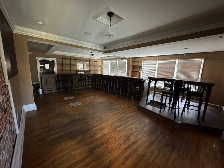 More Photos Of 553 W Main St, Sylva Restaurant For Lease