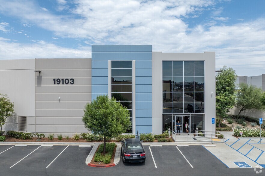 More Photos Of 19103 Messenia Ln, Perris Warehouse For Lease