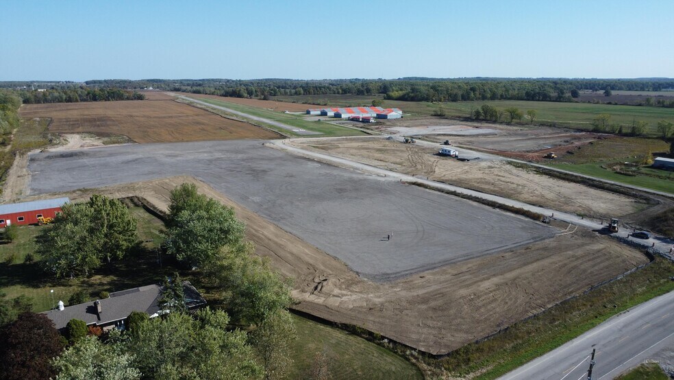 More Photos Of 262 Mud St W, Grimsby Land For Lease