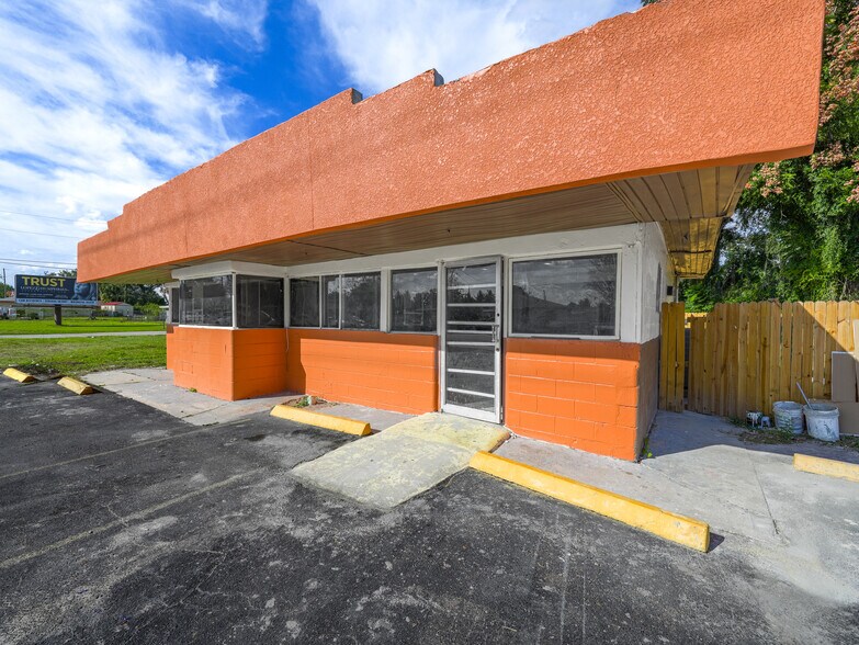 More Photos Of 409 Martin Luther King Blvd NE, Winter Haven General Retail For Sale