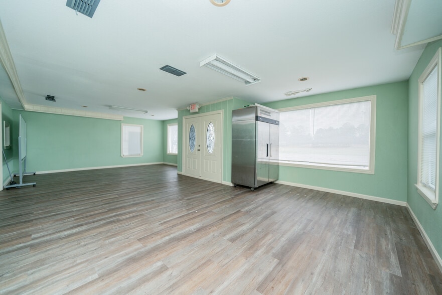 More Photos Of 1505 E Marshall Ave, Longview Medical For Sale