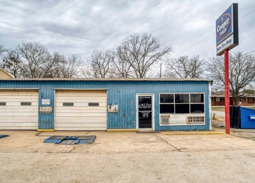 More Photos Of 1019 S Mississippi Ave, Atoka Auto Repair For Sale