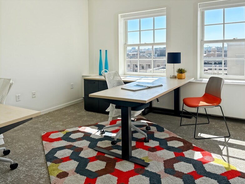 More Photos Of 2027 Dodge St, Omaha Coworking Space