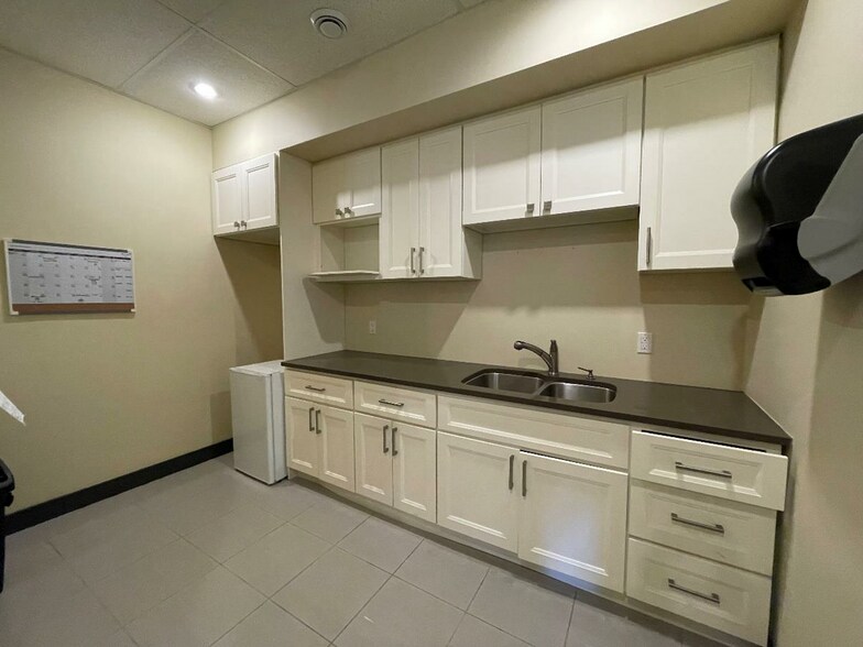 More Photos Of 6751 Graybar Rd, Richmond Warehouse For Sale