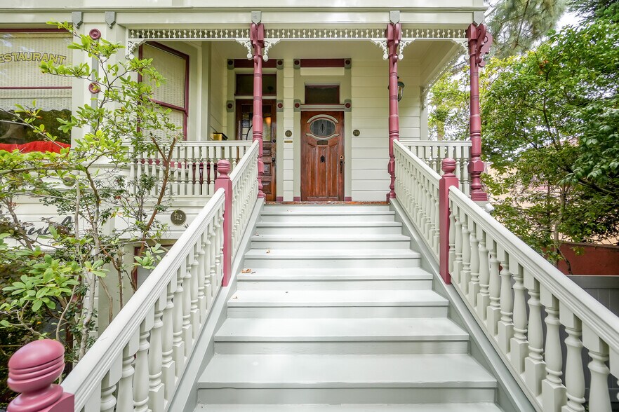 More Photos Of 742 B St, Hayward Restaurant For Sale