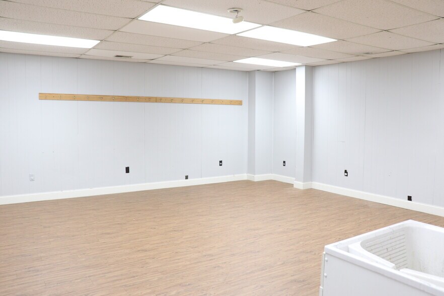 More Photos Of 400 Chestnut St NW, Hartselle Office For Sale