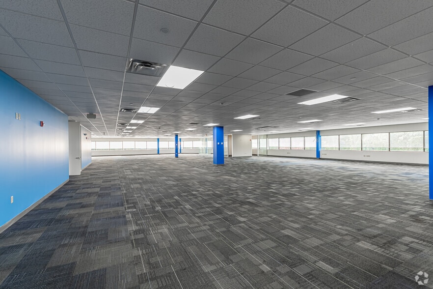 More Photos Of 2 Gateway Blvd, East Granby Office For Lease