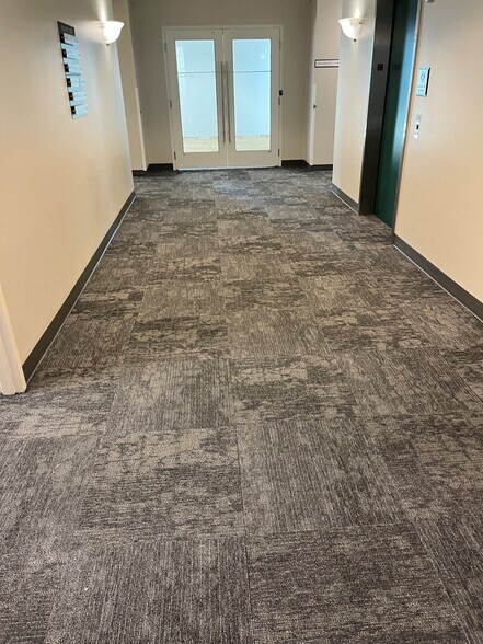 More Photos Of 65 E Wadsworth Park Dr, Draper Office For Lease