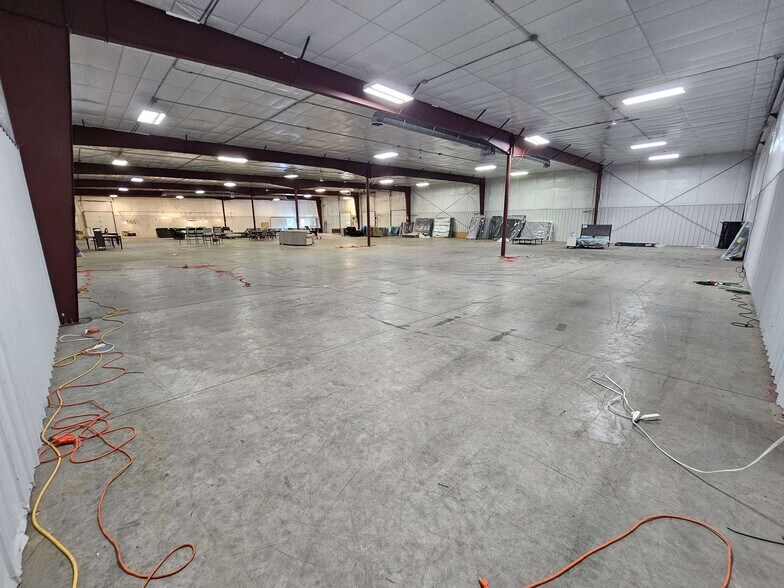 More Photos Of 747 S Washington Ave, Madison Warehouse For Lease