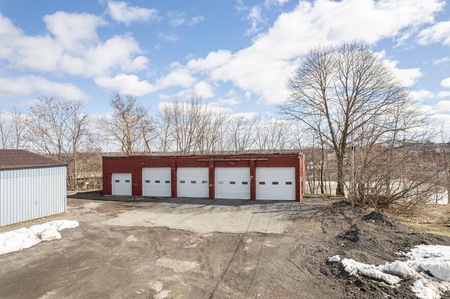 More Photos Of 15 W 1st St S, Fulton Freestanding For Sale