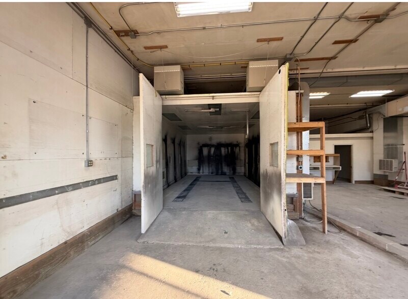 More Photos Of 103 Leonard St S, West Salem Freestanding For Lease