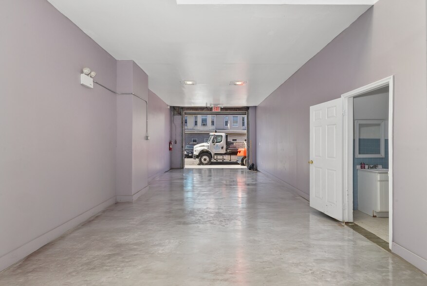 More Photos Of 8711 118th St, Richmond Hill Office For Lease